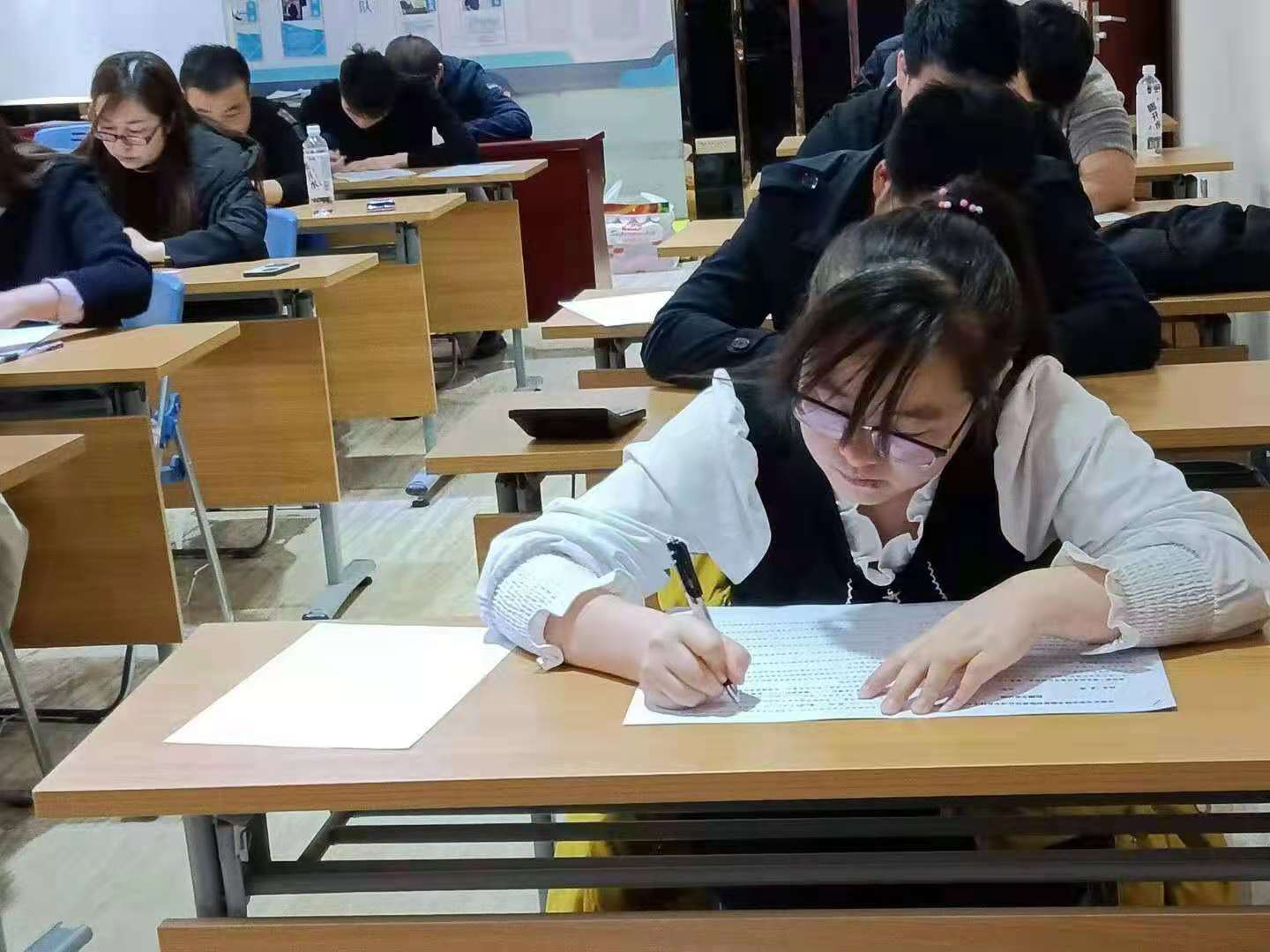 0b8d7e048cbcc76287028c1c8d7a9c1.jpg